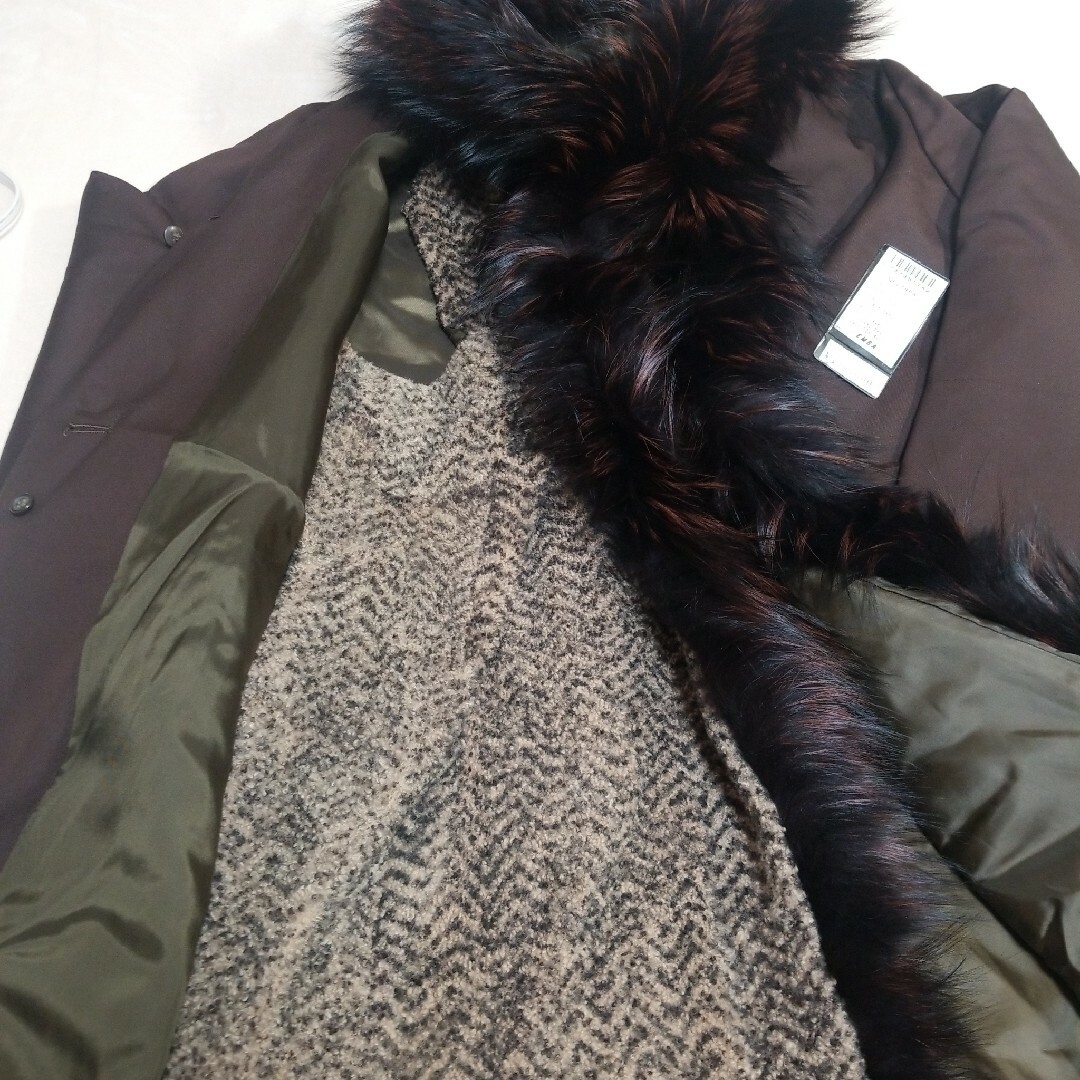 エンバパールラムダイド定価30万コートです レディースのジャケット/アウター(毛皮/ファーコート)の商品写真