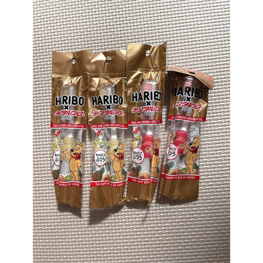 ハリボー(ハリボー)のHARIBO×デンタルプロ コラボ歯ブラシ　ふつう　4本セット　新品 キッズ/ベビー/マタニティの洗浄/衛生用品(歯ブラシ/歯みがき用品)の商品写真