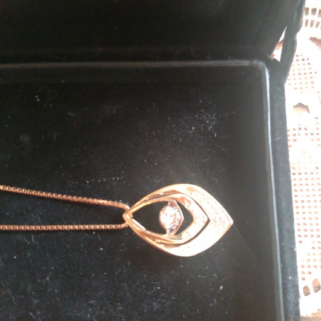 k 18 ピンクゴールド　ダイヤモンドネックレス レディースのアクセサリー(ネックレス)の商品写真