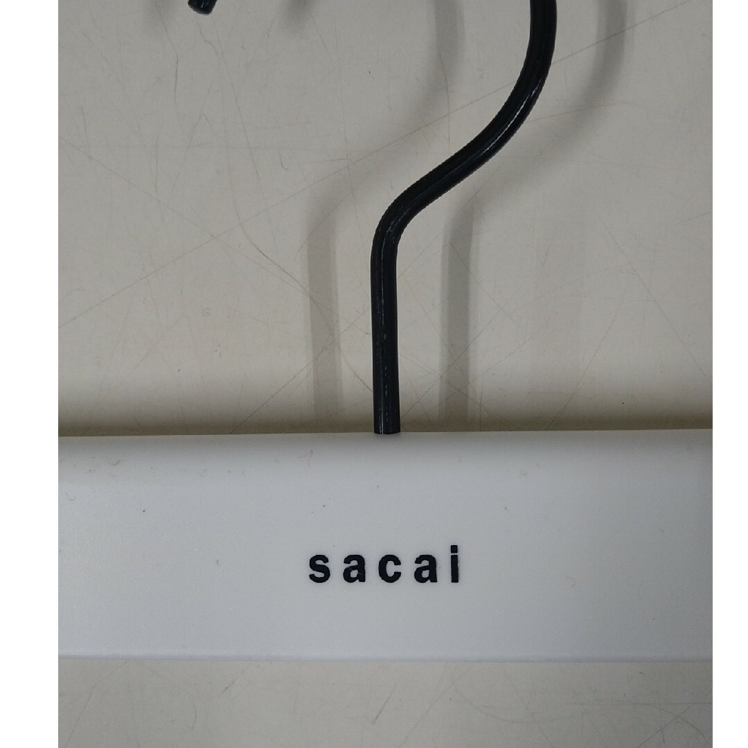 sacai(サカイ)のsacai　ハンガー　5本　ジャケット　ボトム　スカート　シャツ　カットソー レディースのファッション小物(その他)の商品写真