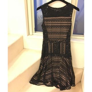 ビーシービージーマックスアズリア(BCBGMAXAZRIA)のBCBG 黒レースワンピース(ひざ丈ワンピース)