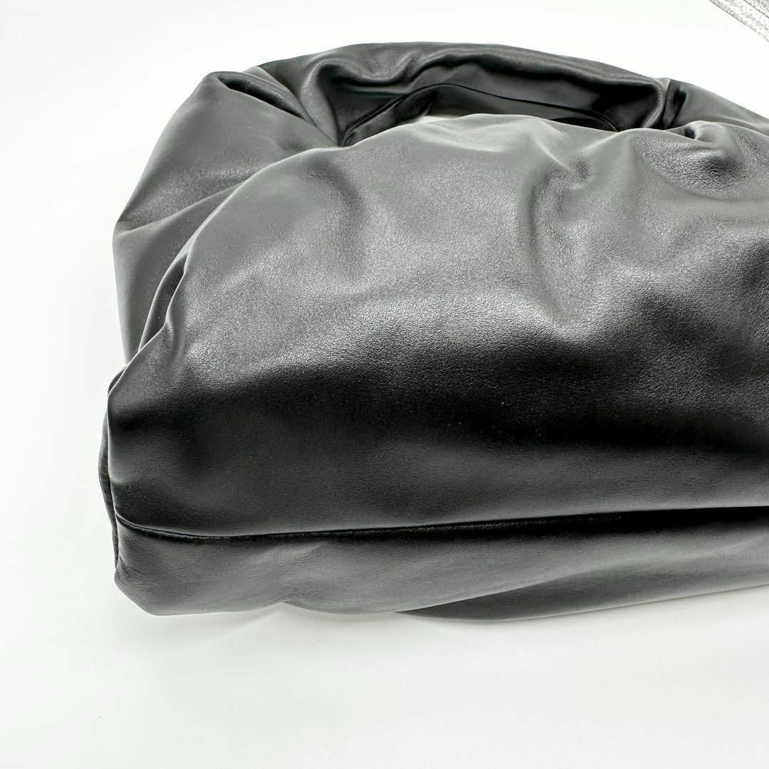 Bottega Veneta(ボッテガヴェネタ)の【新品未使用】BOTTEGA VENETA ザポーチ　ショルダーバッグ　レザー レディースのバッグ(ハンドバッグ)の商品写真