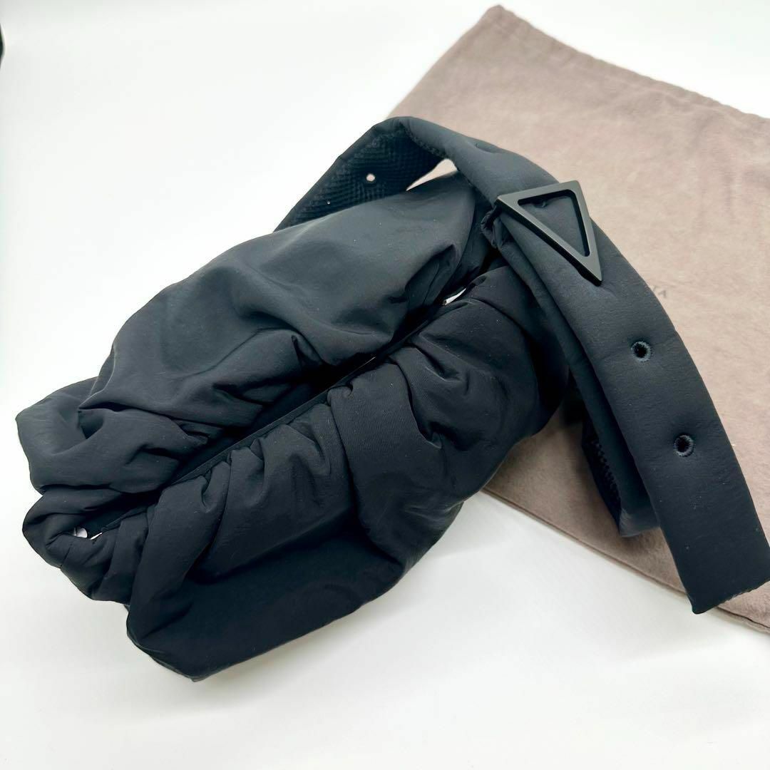 新品未使用】BOTTEGA VENETA ザ•ボディポーチ ナイロン ブラック 新品未使用】BOTTEGA VENETA ザ•ボディポーチ ナイロン ブラック