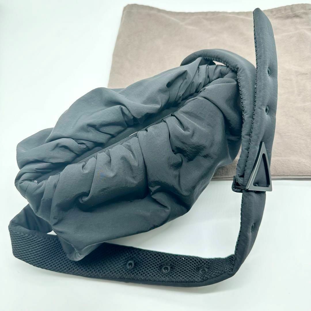 新品未使用】BOTTEGA VENETA ザ•ボディポーチ ナイロン ブラック 新品未使用】BOTTEGA VENETA ザ•ボディポーチ ナイロン ブラック