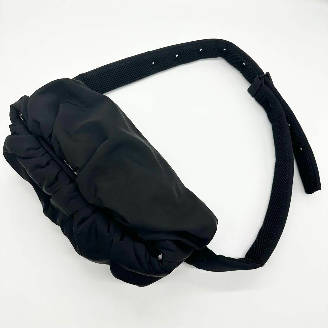 新品未使用】BOTTEGA VENETA ザ•ボディポーチ ナイロン ブラック 新品未使用】BOTTEGA VENETA ザ•ボディポーチ ナイロン ブラック