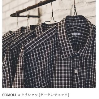 コモリ(COMOLI)のcomoli コモリ　タータンチェックシャツ　チェック　半袖シャツ　サイズ2(シャツ)