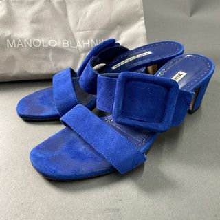 マノロブラニク(MANOLO BLAHNIK)の2A23 MANOLO BLAHNIK マノロブラニク スウェード バックルサンダル 38 ブルー シューズ ミュール ベルト 夏物(サンダル)