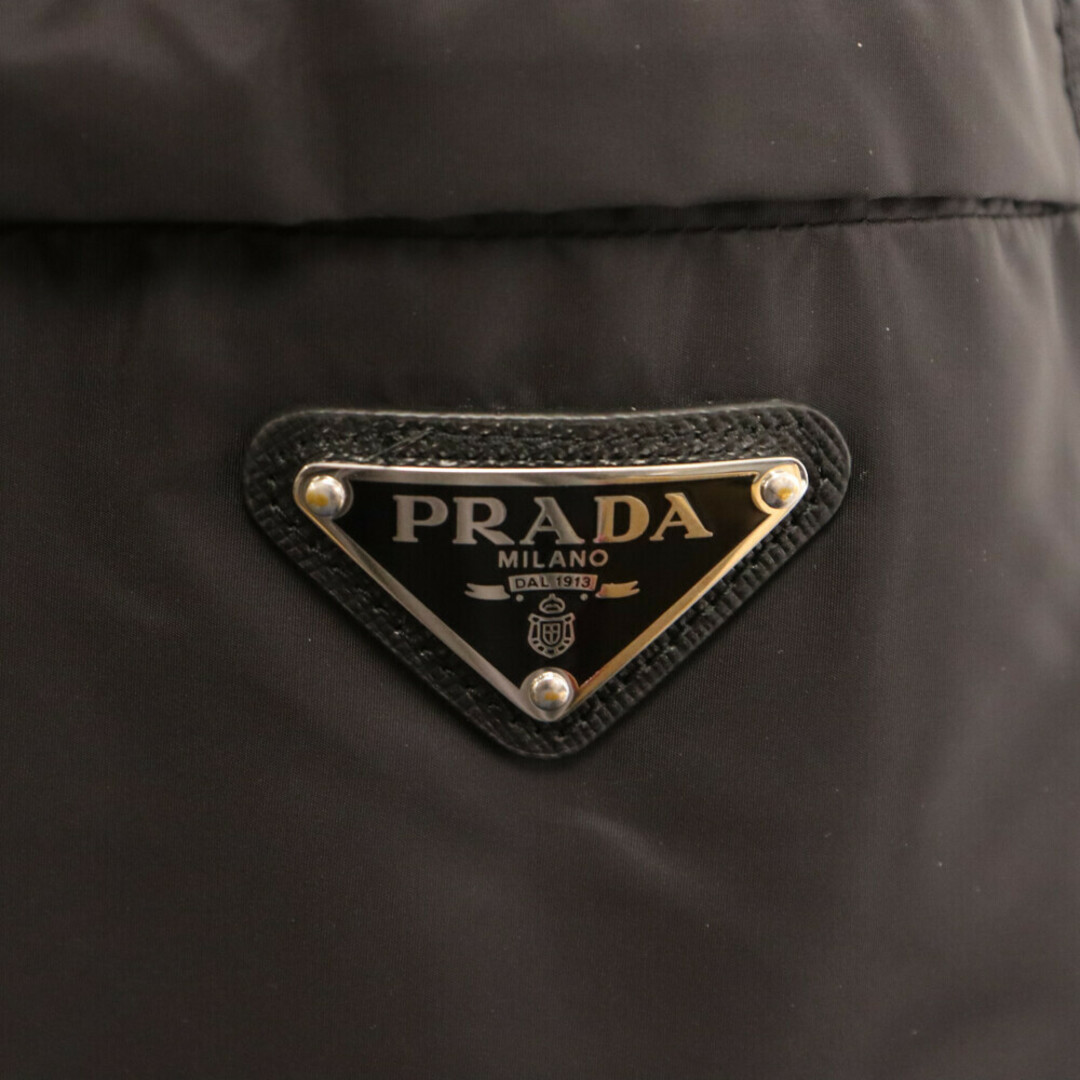 PRADA(プラダ)のPRADA プラダ 22SS RE-NYLON ロゴプレート 2WAY マウンテンパーカー ブルゾン リナイロン SGB946 S212 1WG9 ブラック/イエロー メンズのジャケット/アウター(マウンテンパーカー)の商品写真