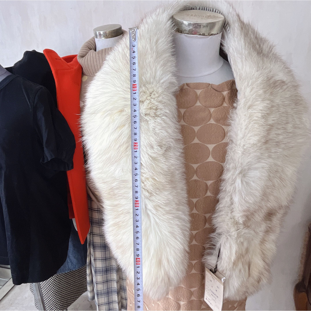 MOONBAT(ムーンバット)のフォックスファー 青狐 毛皮 高級 MOONBAT 日本製 ホワイト 豪華 襟巻 レディースのファッション小物(マフラー/ショール)の商品写真