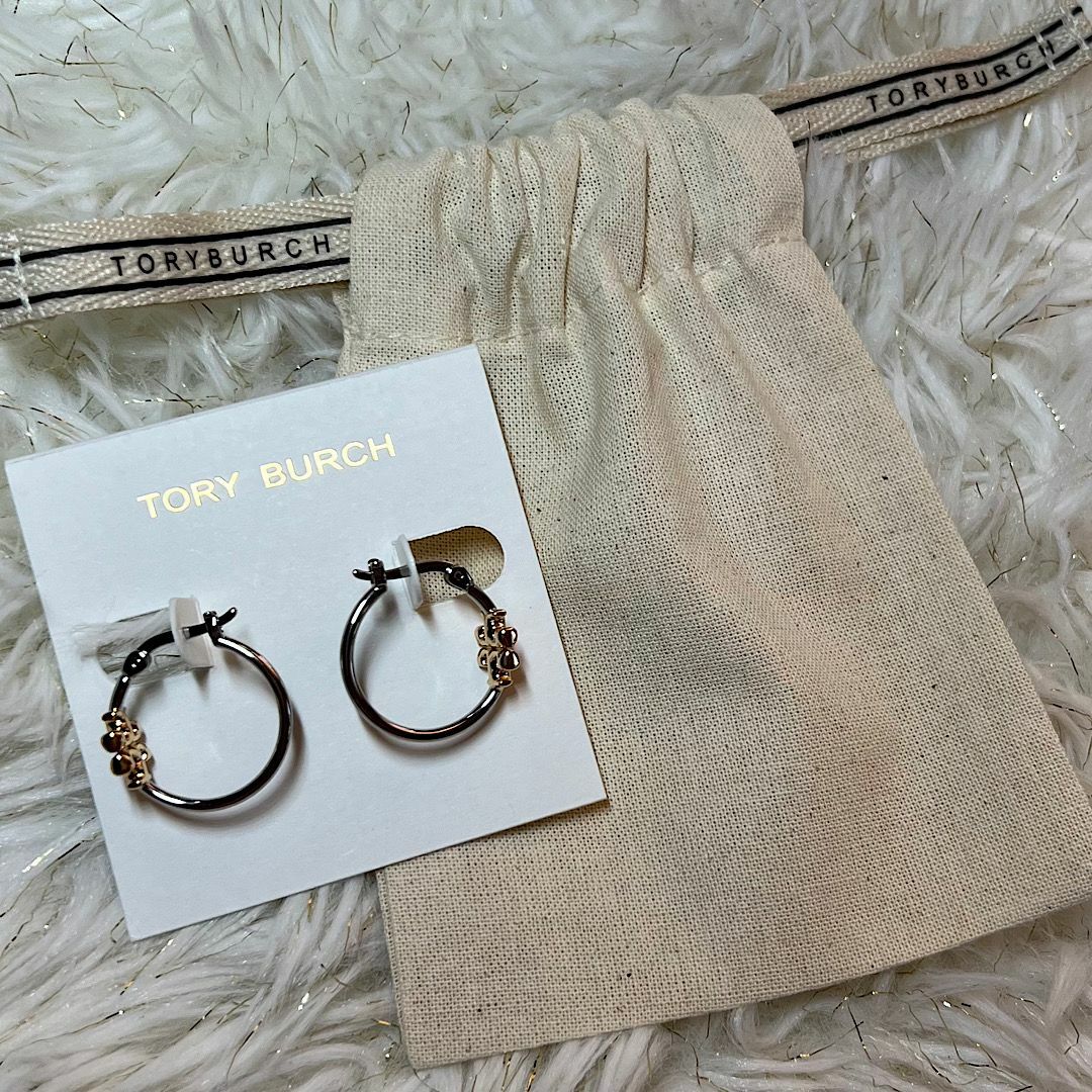 Tory Burch(トリーバーチ)の新品・付属品あり【TORY BURCH】フープピアス Silver/Gold レディースのアクセサリー(ピアス)の商品写真