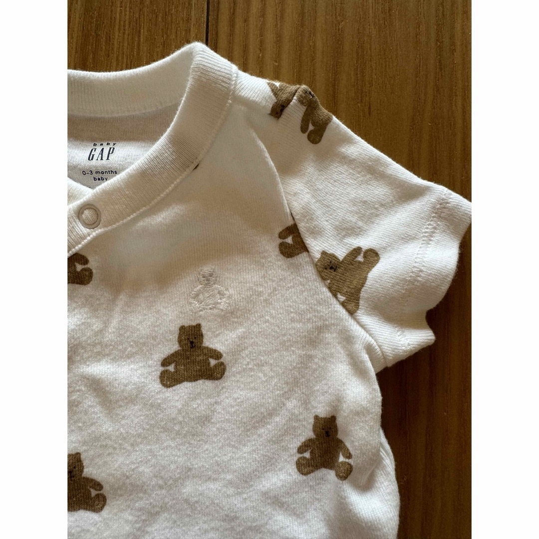 GAP(ギャップ)のGAP ボディシャツ 0-3M キッズ/ベビー/マタニティのベビー服(~85cm)(ロンパース)の商品写真