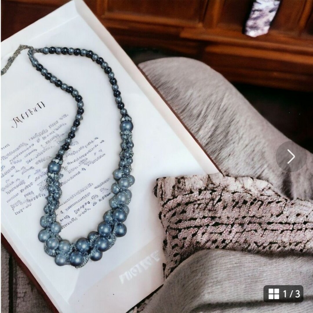 レトロヴィンテージ風　ブルーグレーパール編みネックレス ハンドメイドのアクセサリー(ネックレス)の商品写真