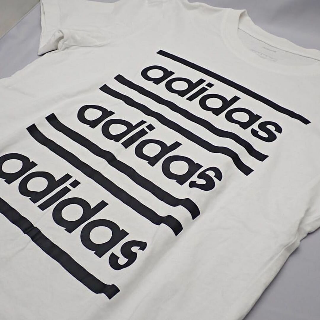 adidas(アディダス)のADIDAS CELEBRATE THE 90S アディダス Tシャツ 半袖 EI5619 メンズM ホワイト 中古B 【送料無料】 A-8353【質屋出品】 メンズのトップス(Tシャツ/カットソー(半袖/袖なし))の商品写真