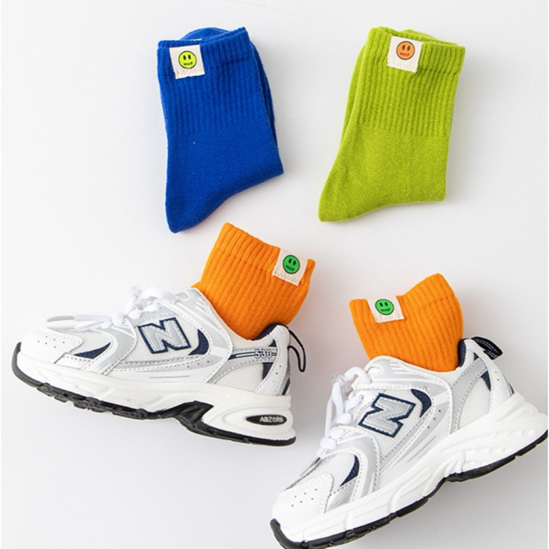 ENDO SOCKSワンポイントのフェースマーク付きデザインの可愛い子供靴下2点 キッズ/ベビー/マタニティのこども用ファッション小物(靴下/タイツ)の商品写真