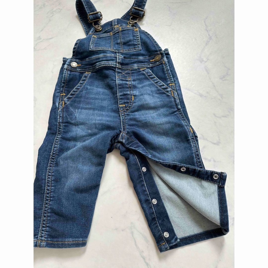 babyGAP(ベビーギャップ)のbabygap デニムサロペット　オーバーオール　70 キッズ/ベビー/マタニティのベビー服(~85cm)(カバーオール)の商品写真