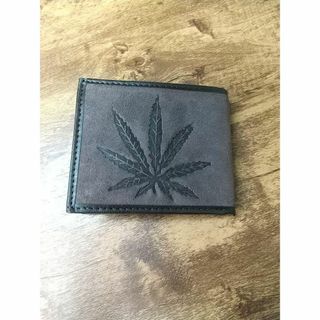 折財布　財布　マリファナ　大麻　ガンジャ　大麻草デザイン ヘンプ(折り財布)