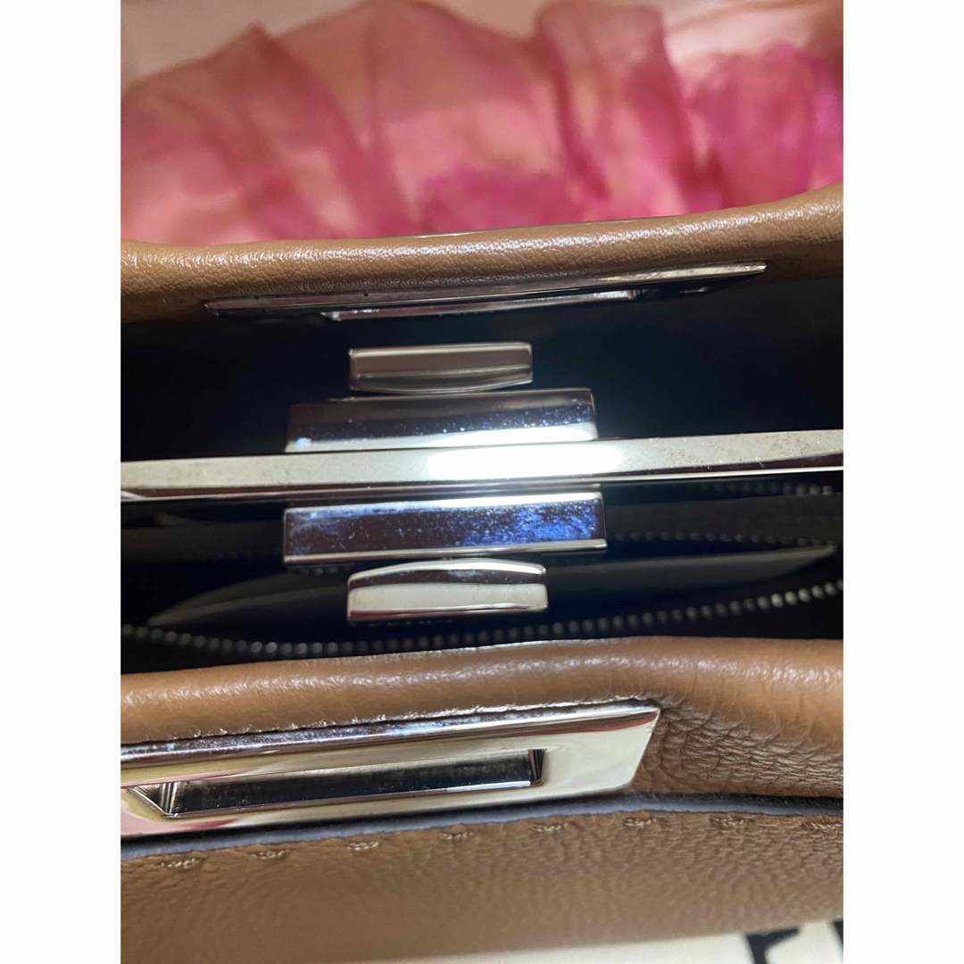 FENDI(フェンディ)の美品　フェンディ　ピーカブー　セレリア　キャメル　レギュラーサイズ　33cm レディースのバッグ(ハンドバッグ)の商品写真