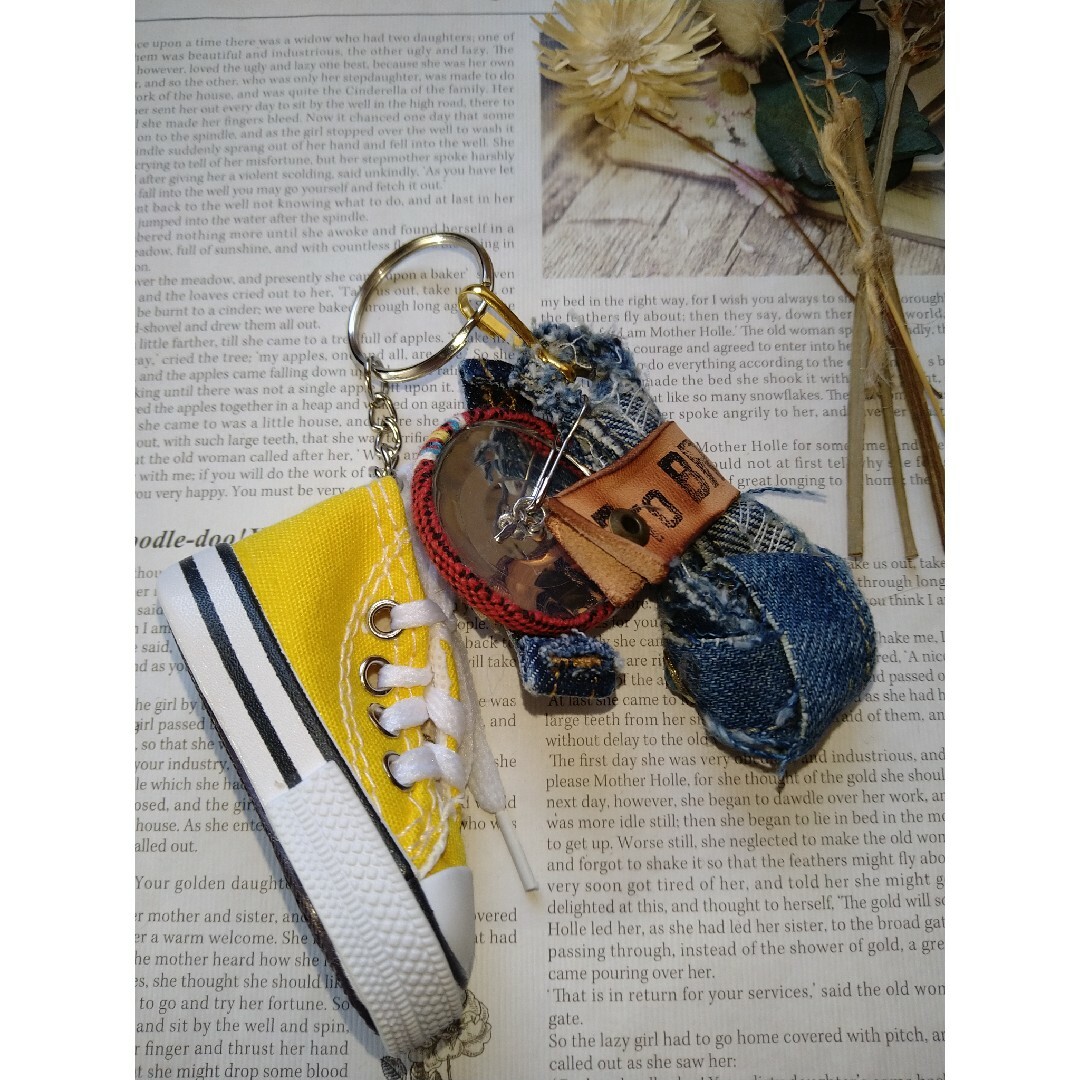 ○ハンドメイド○ミニスニーカーキーホルダー0965○の通販 by す ○ハンドメイド○ミニスニーカーキーホルダー0965○の通販 by す