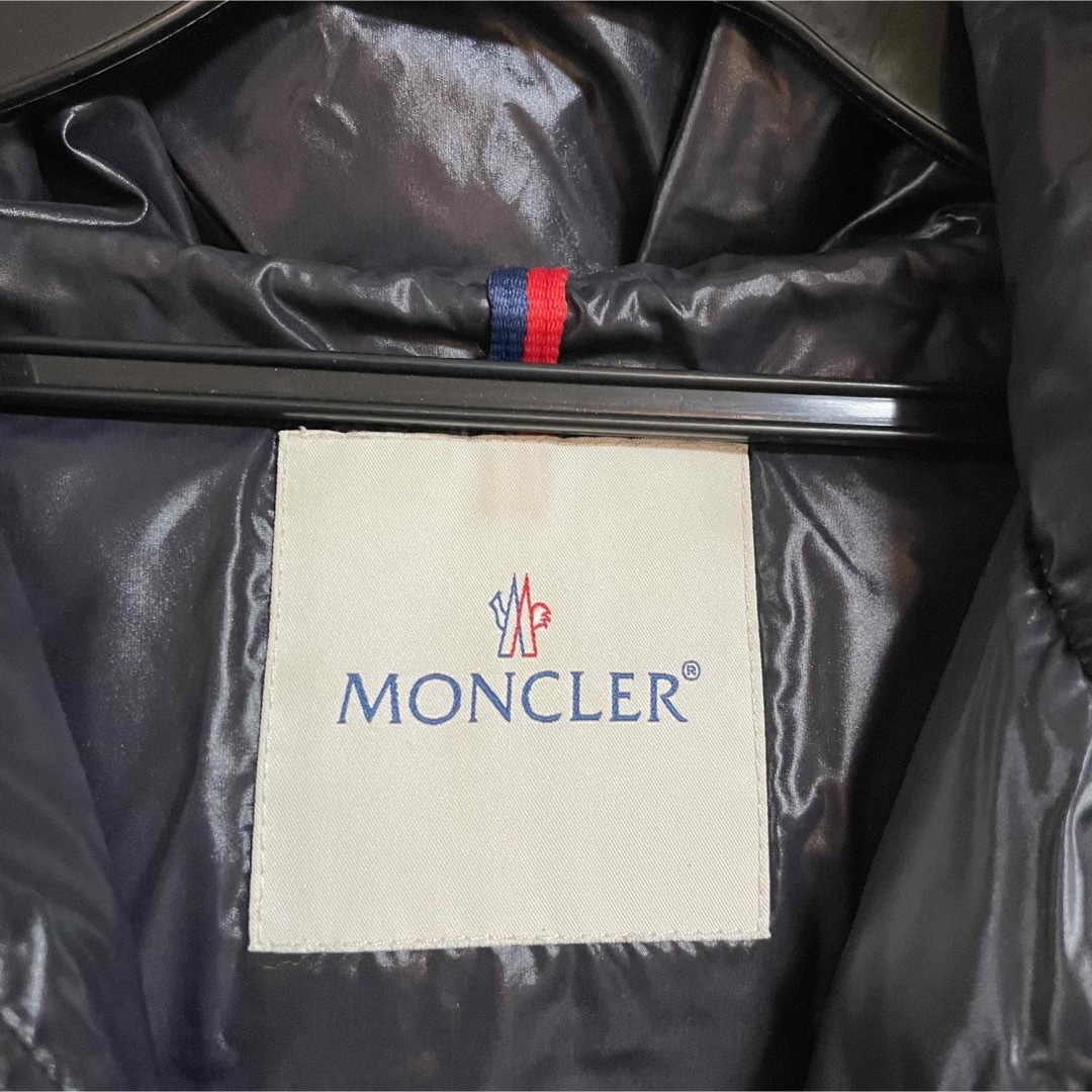 MONCLER(モンクレール)のポムピノさま専用★モンクレール ダウンコート　12A ブラック　黒　ファー レディースのジャケット/アウター(ダウンコート)の商品写真