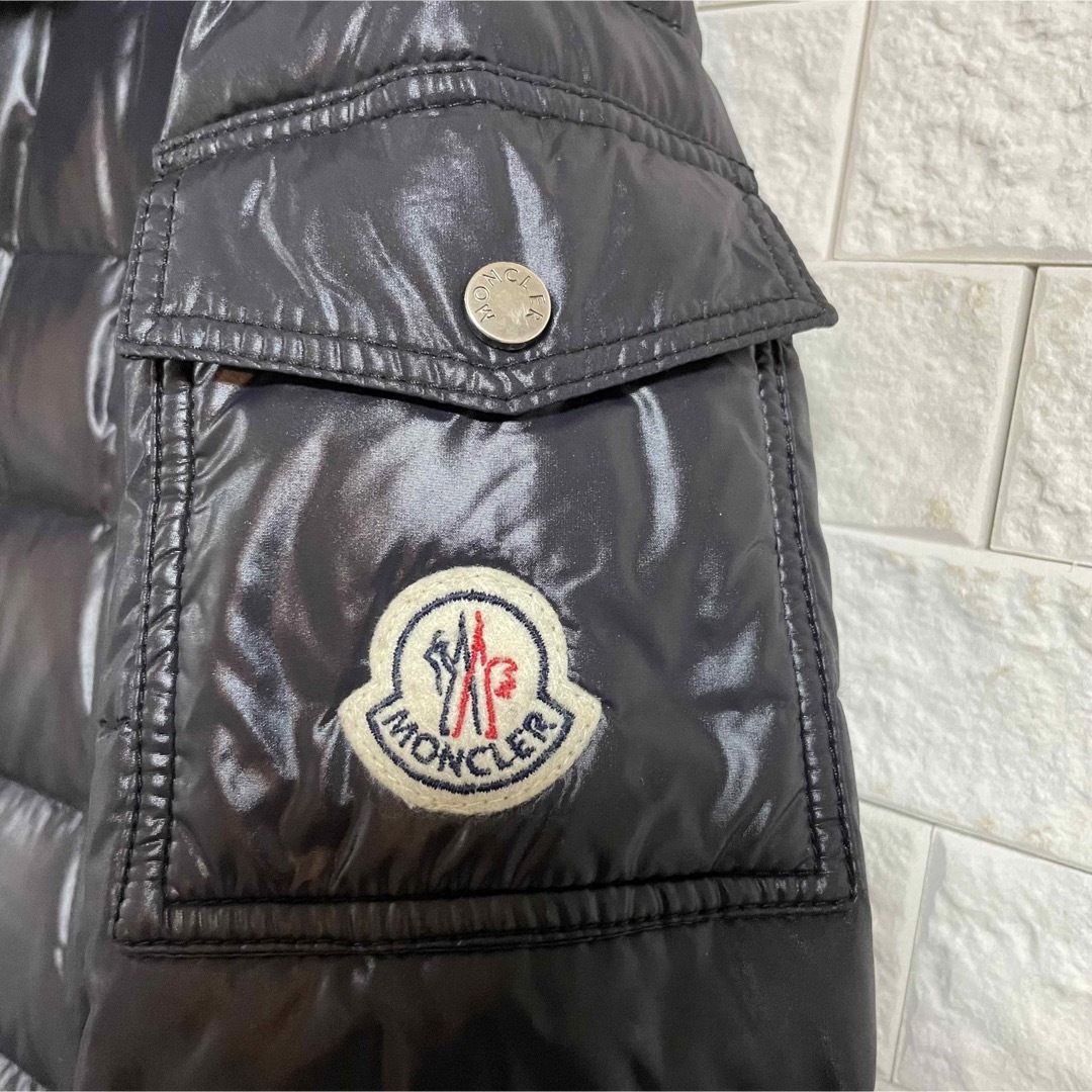 MONCLER(モンクレール)のポムピノさま専用★モンクレール ダウンコート　12A ブラック　黒　ファー レディースのジャケット/アウター(ダウンコート)の商品写真