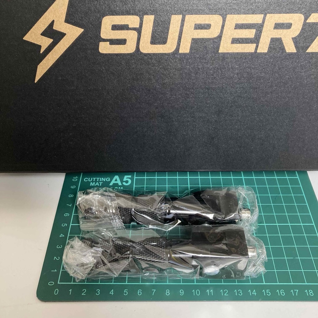 SUPER73 RX S2等 黒 取り付け可能 便利 セットパーツ1点 新品。 自動車/バイクの自動車/バイク その他(その他)の商品写真