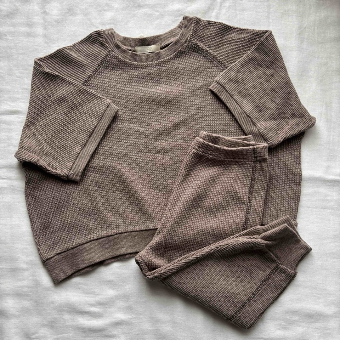 ZARA KIDS(ザラキッズ)のワッフルセットアップ　XSサイズ キッズ/ベビー/マタニティのベビー服(~85cm)(Ｔシャツ)の商品写真