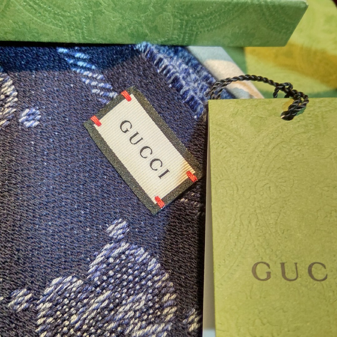 Gucci(グッチ)の❤新品箱袋付き❤GUCCI マフラー ストール ショール スカーフ❤定価７万円❤ メンズのファッション小物(マフラー)の商品写真