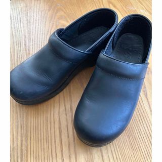 ダンスコ(dansko)のdansko 黒　ダンスコ プロフェッショナル オイルド (ローファー/革靴)