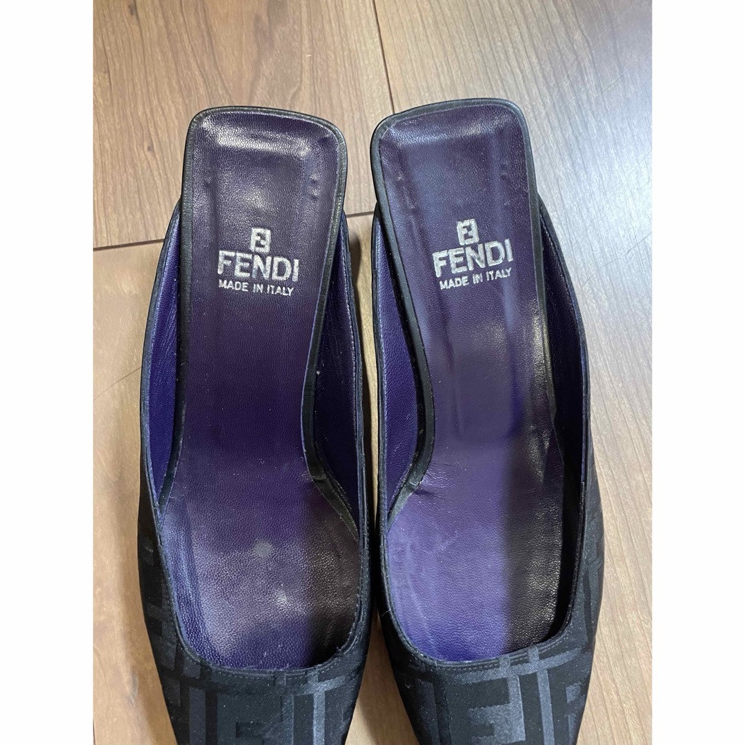 FENDI(フェンディ)のFENDI フェンディ　ズッカ　ミュール　サンダル　靴　　36.5 23.5 レディースの靴/シューズ(ミュール)の商品写真