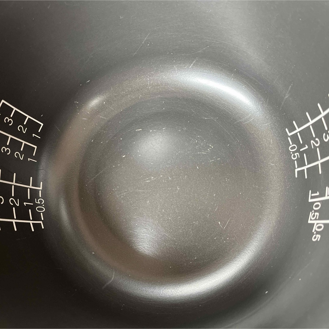 日立IHジャー炊飯器　RZ-XS10M 5.5合炊き シルバー スマホ/家電/カメラの調理家電(炊飯器)の商品写真