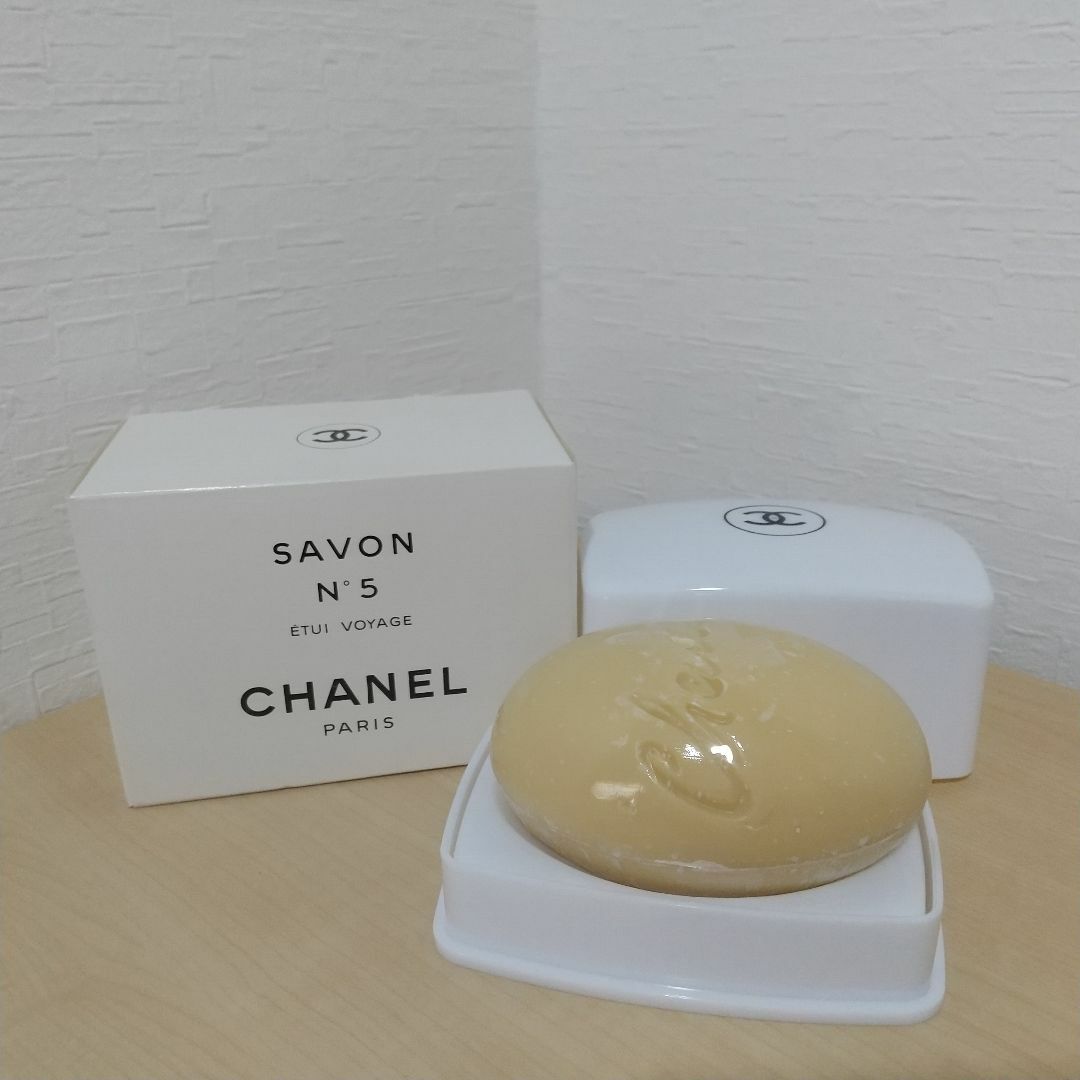 CHANEL(シャネル)のシャネル サヴォン No5 ソープ&ケース  せっけん&ケース コスメ/美容のボディケア(ボディソープ/石鹸)の商品写真