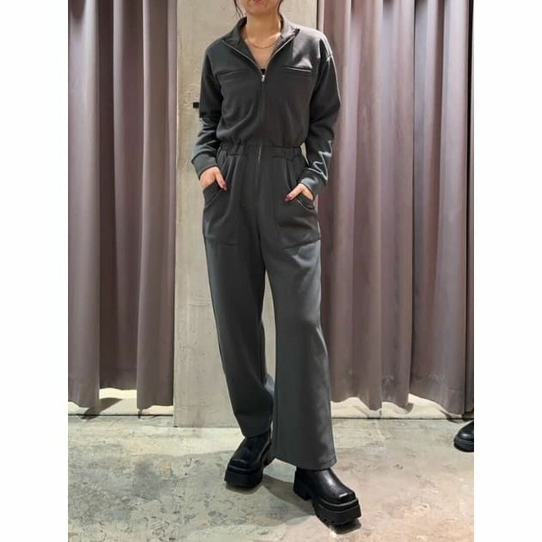 SLY(スライ)のTHROW by SLY【FRONT ZIP PONTE JUMPSUITS】 レディースのパンツ(オールインワン)の商品写真