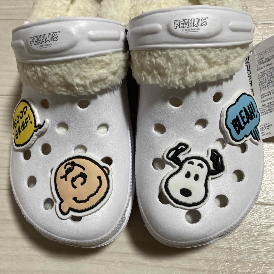 SNOOPY(スヌーピー)のSNOOPYボアサンダル　24センチ　白 レディースの靴/シューズ(サンダル)の商品写真