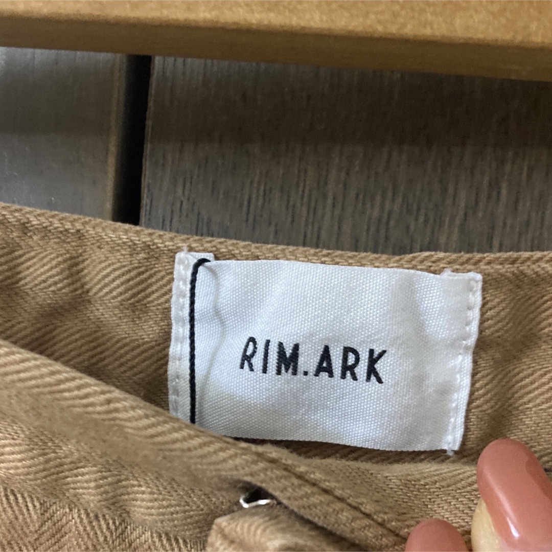 RIM.ARK(リムアーク)の新品　RIM.ARK リムアーク　ストレートデニムパンツ レディースのパンツ(カジュアルパンツ)の商品写真