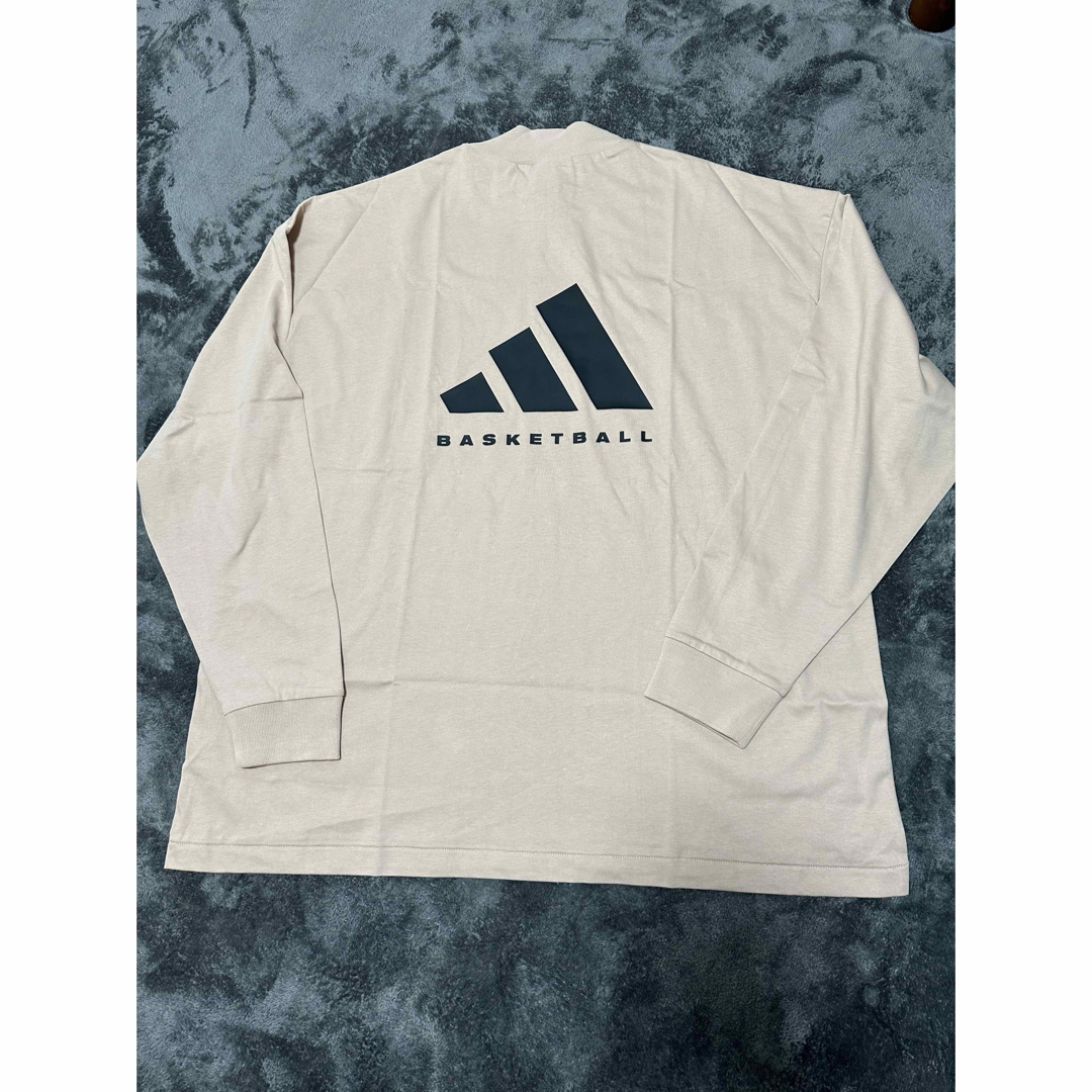 adidas(アディダス)の新品-adidas basketball Tシャツ長袖　アディダスバスケ　ロング メンズのトップス(Tシャツ/カットソー(七分/長袖))の商品写真