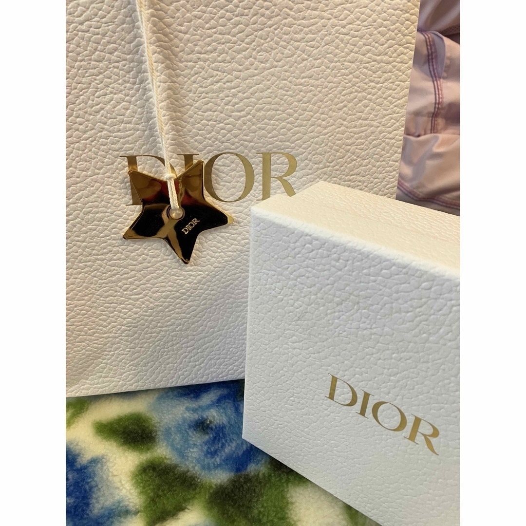 Christian Dior(クリスチャンディオール)の新品　ディオール　スターチャーム　 エンタメ/ホビーのエンタメ その他(その他)の商品写真