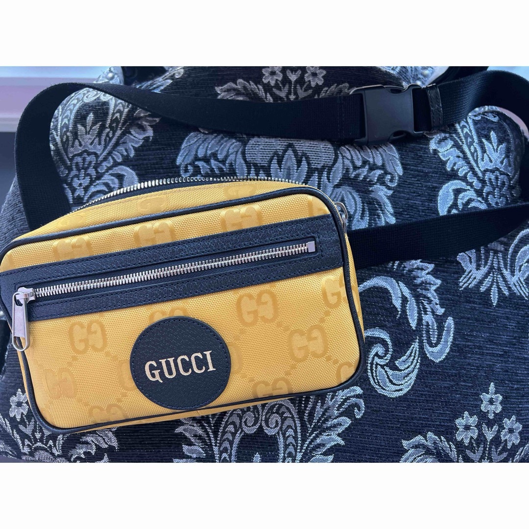 GUCCI ショルダーバッグイエローボディーバッグ | フリマアプリ ラクマ