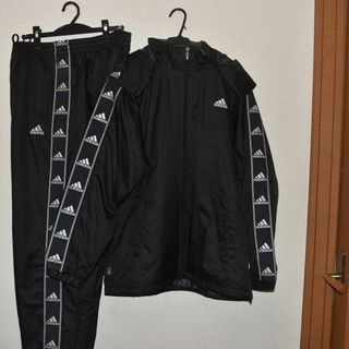 新品 adidas Lサイズ トラックスーツ ナイロン