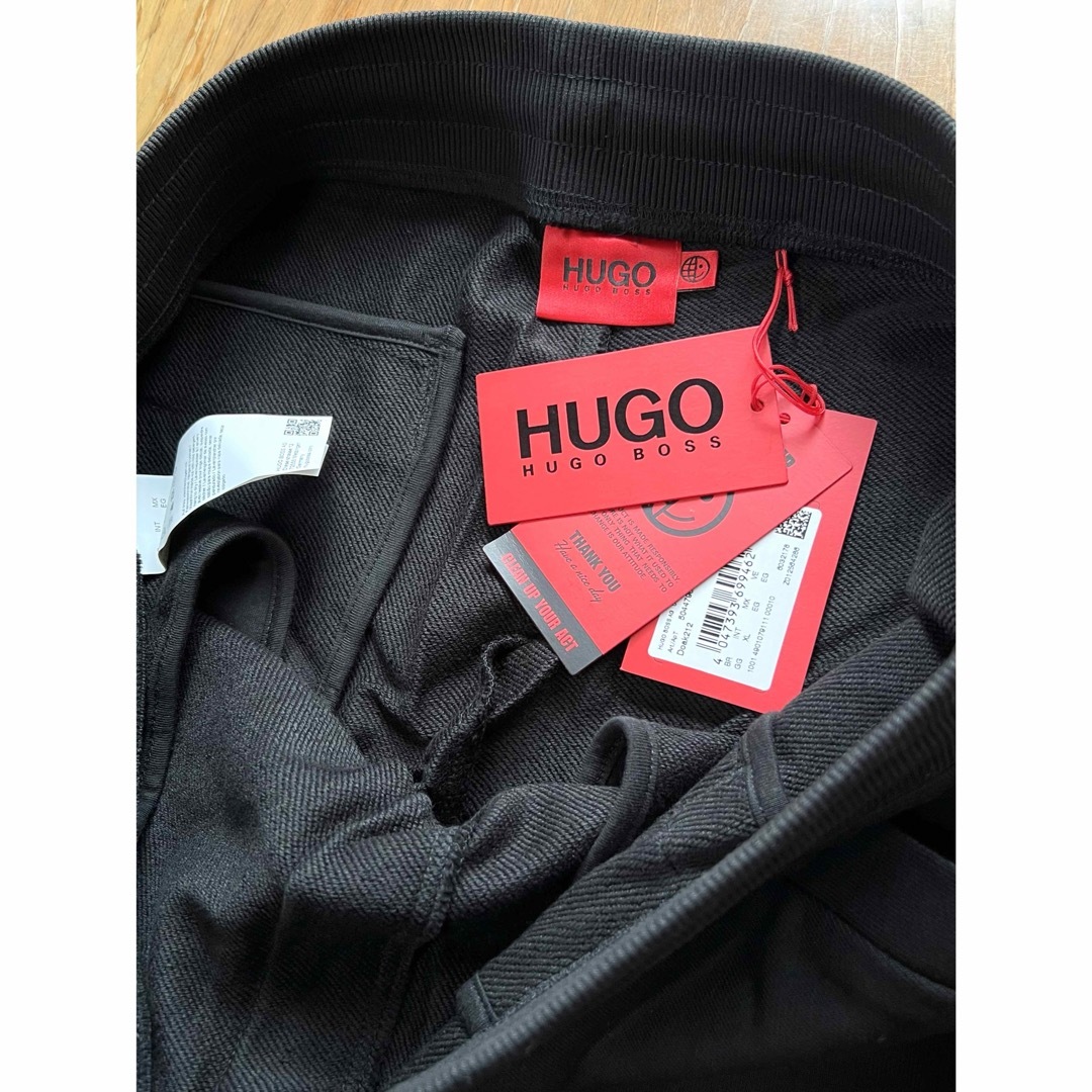 HUGO BOSS(ヒューゴボス)のヒューゴボス  新品未使用　XL  スウェットパンツ　パンツ　黒　HUGO メンズのパンツ(その他)の商品写真