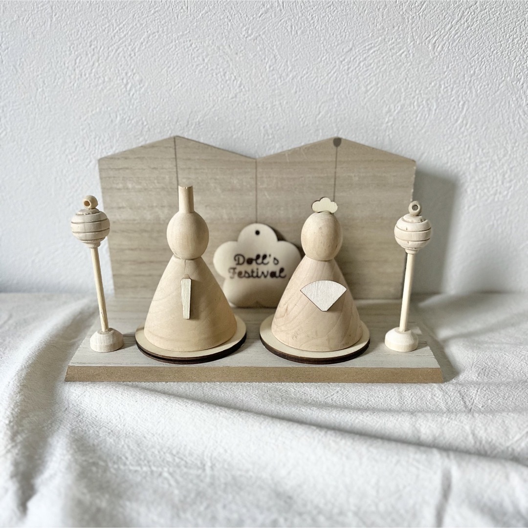 3COINS(スリーコインズ)の木製 ひな人形 ひな飾り キッズ/ベビー/マタニティのメモリアル/セレモニー用品(その他)の商品写真