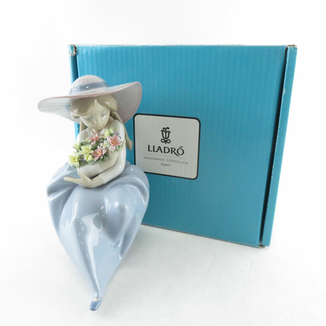 美品 LLADRO リヤドロ 5862 花の香りに包まれて フィギュリン 少女 置物 陶器人形 陶磁器 西洋 オブジェ SU5416C  インテリア/住まい/日用品のインテリア小物(置物)の商品写真