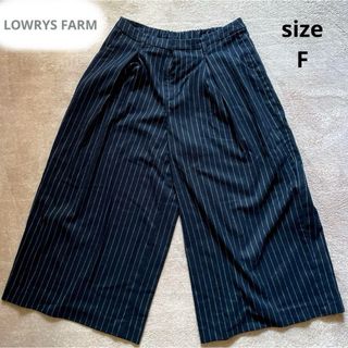 ローリーズファーム(LOWRYS FARM)のローリーズファーム　ガウチョパンツ　ストライプ　ネイビー(カジュアルパンツ)