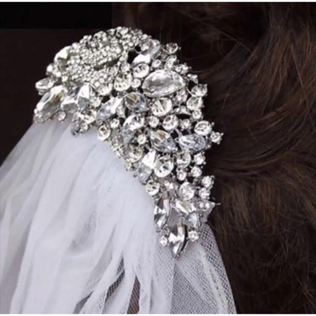 ヘッドドレス 髪飾り ウェディング ヘアアクセサリー　結婚式 ハンドメイドのウェディング(ヘッドドレス/ドレス)の商品写真