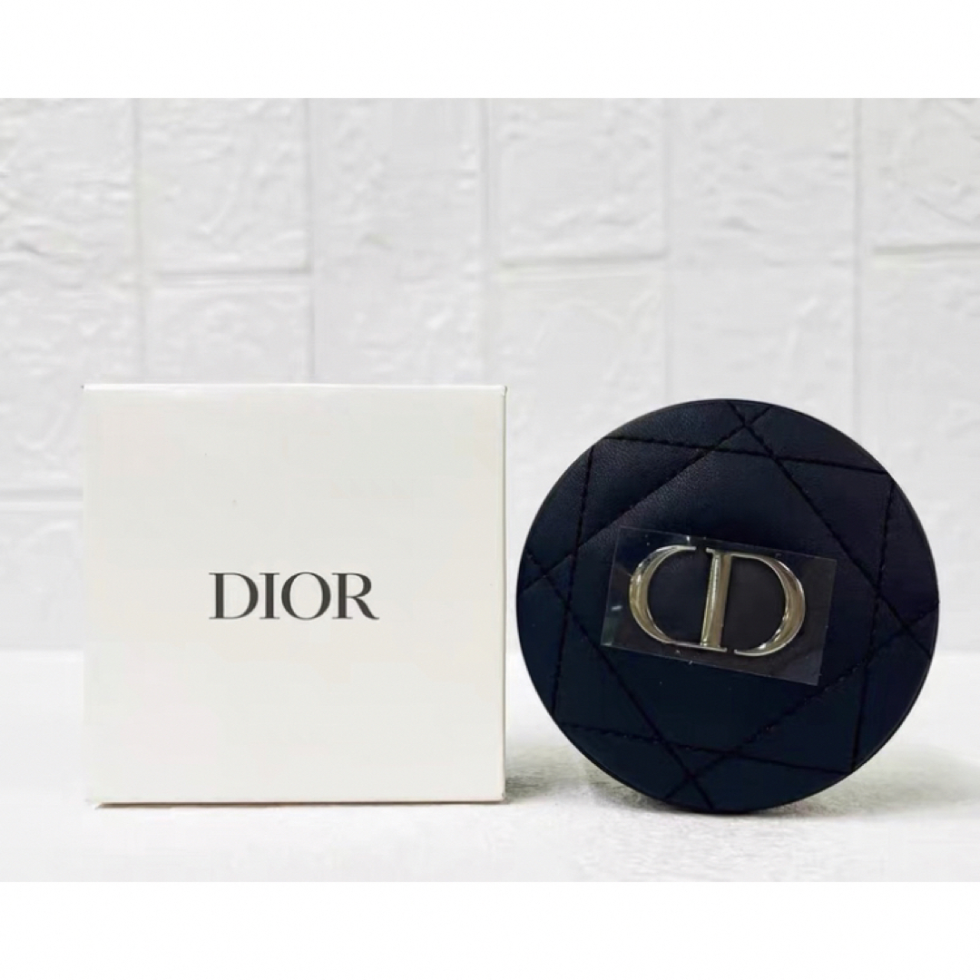 Christian Dior(クリスチャンディオール)の新品未使用　ディオール　ノベルティ 限定 コンパクトミラー  レディースのファッション小物(ミラー)の商品写真