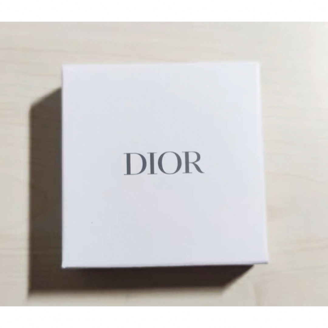 Christian Dior(クリスチャンディオール)の新品未使用　ディオール　ノベルティ 限定 コンパクトミラー  レディースのファッション小物(ミラー)の商品写真