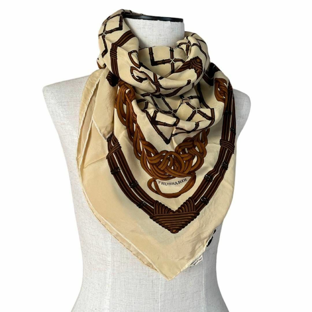 Trussardi(トラサルディ)のトラサルディ　シルクスカーフ レディースのファッション小物(バンダナ/スカーフ)の商品写真