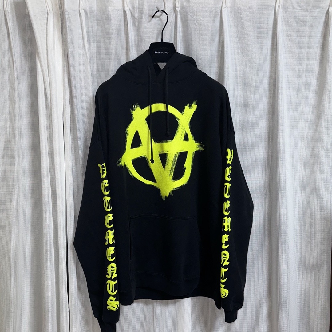 VETEMENTS DOUBLE anarchy パーカーanarchy