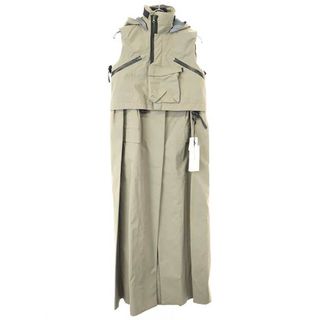 サカイ(sacai)のsacai × ACRONYM サカイ × アクロニウム 22SS TRENCH DRESS ナイロントレンチドレスワンピース 22-06010 カーキ系 1(ロングワンピース/マキシワンピース)