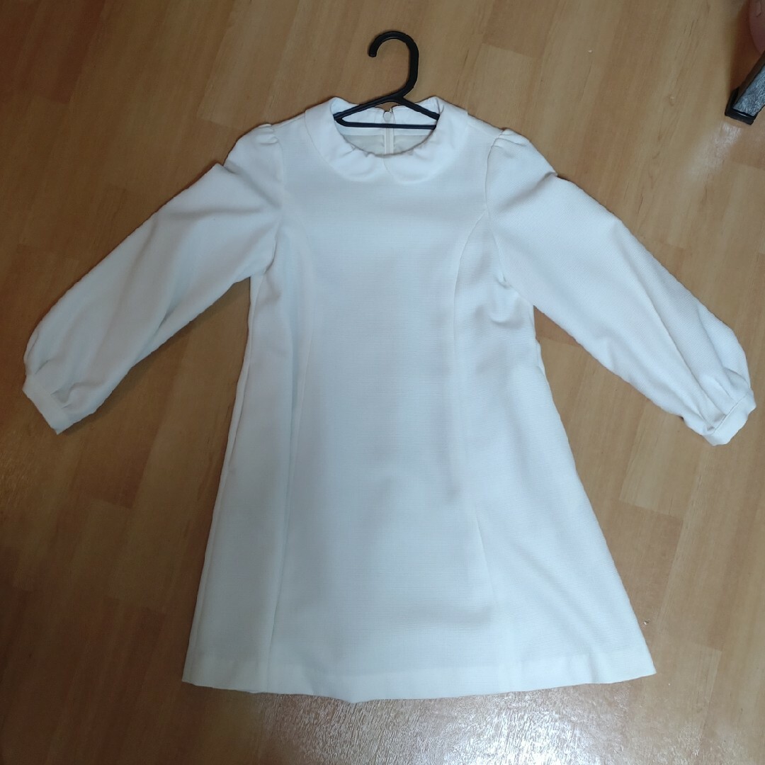 GU　ワンピース130㌢ キッズ/ベビー/マタニティのキッズ服女の子用(90cm~)(ワンピース)の商品写真