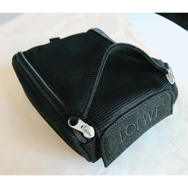 LOEWE(ロエベ)のLOEWE ロエベ ポーチ (JALファーストクラスアメニティ) レディースのファッション小物(ポーチ)の商品写真